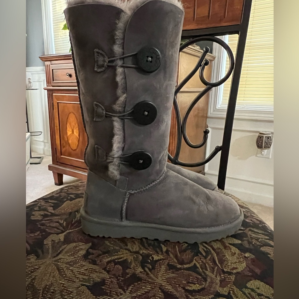 UGG Women's Bailey Button Triplet - Picture 6 of 14